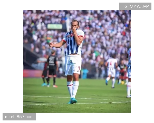 利马联盟老将巴尔克斯以40岁高龄创解放者杯进球纪录