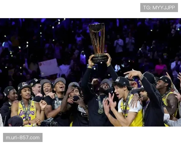 湖人124-104击败独行侠，詹姆斯高效发挥助球队止住连败